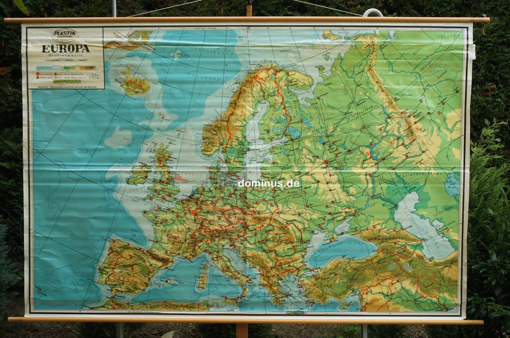 Europa-Grossraumkarte-VerlNeuzAM-25M-Wasserflecke-usw-ok-komplett-foliert-271x183-SC114.jpg