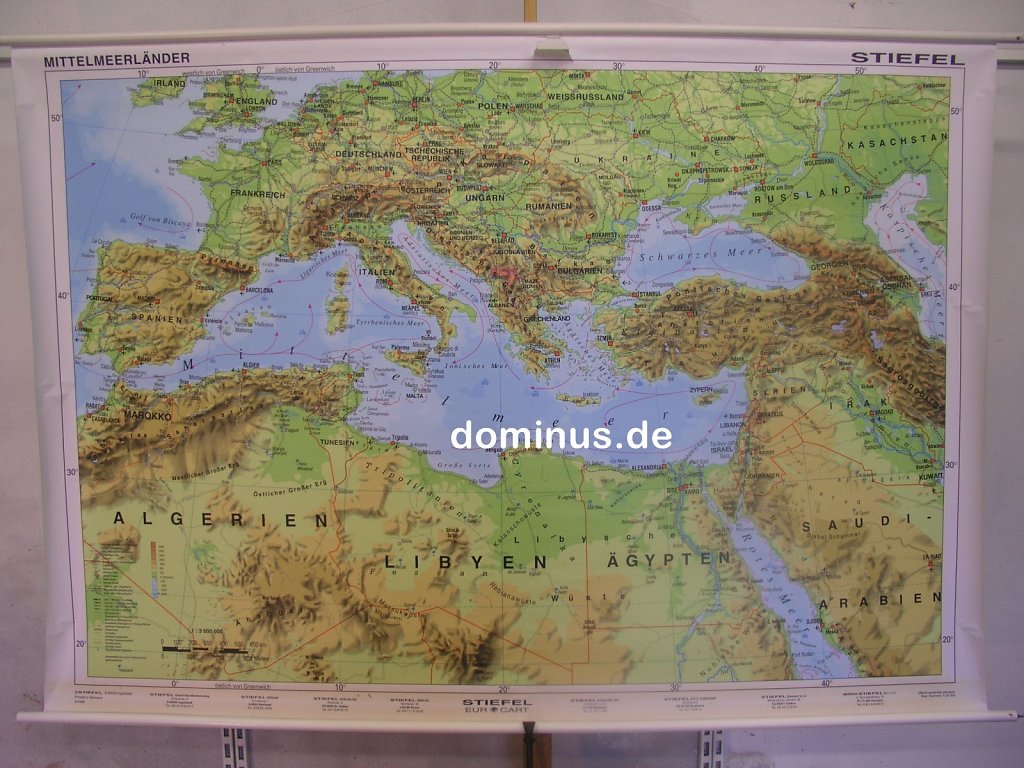 Mittelmeerlaender-Stiefel-3Mio-oben-Mitte-Riss-foliert-Kosovo-schraffiert-kein-Leinen-Papier-NU123-228x158.jpg